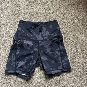High-Waisted Black Camouflage Bike Shorts